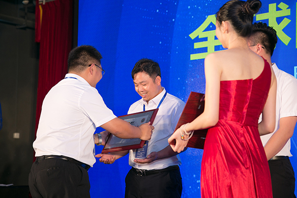 源碼太陽能路燈，源碼太陽能路燈廠家，源碼太陽能路燈價格