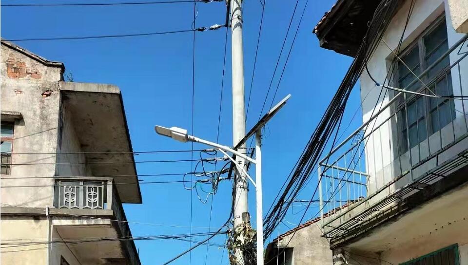 太陽能路燈燈桿的厚度怎么樣選擇？